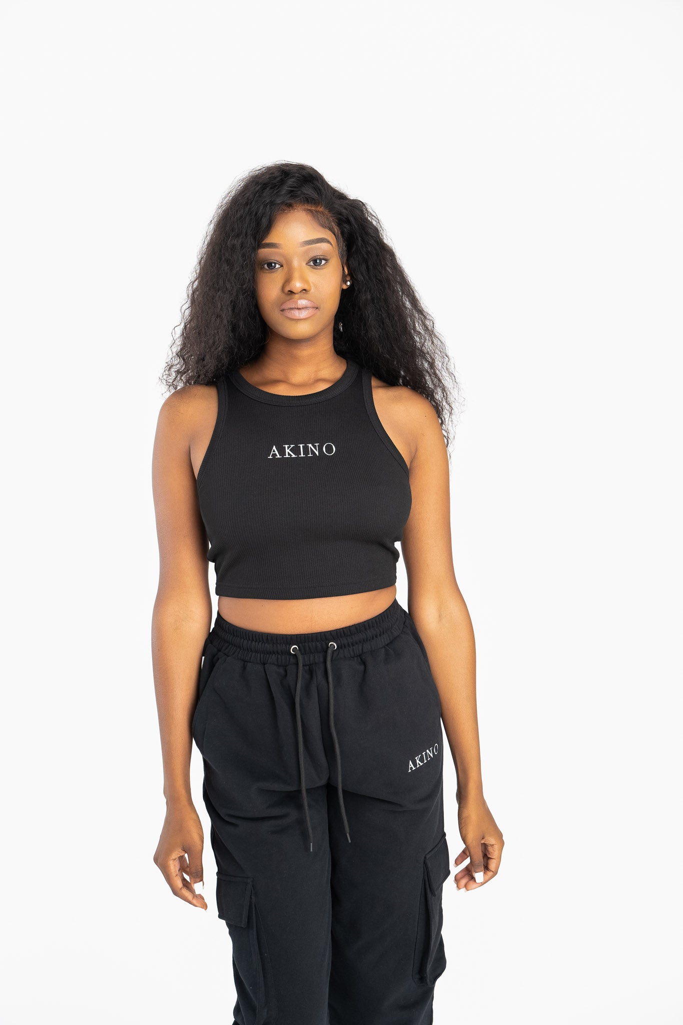 EVIE CROPPED TANK IN BLACK